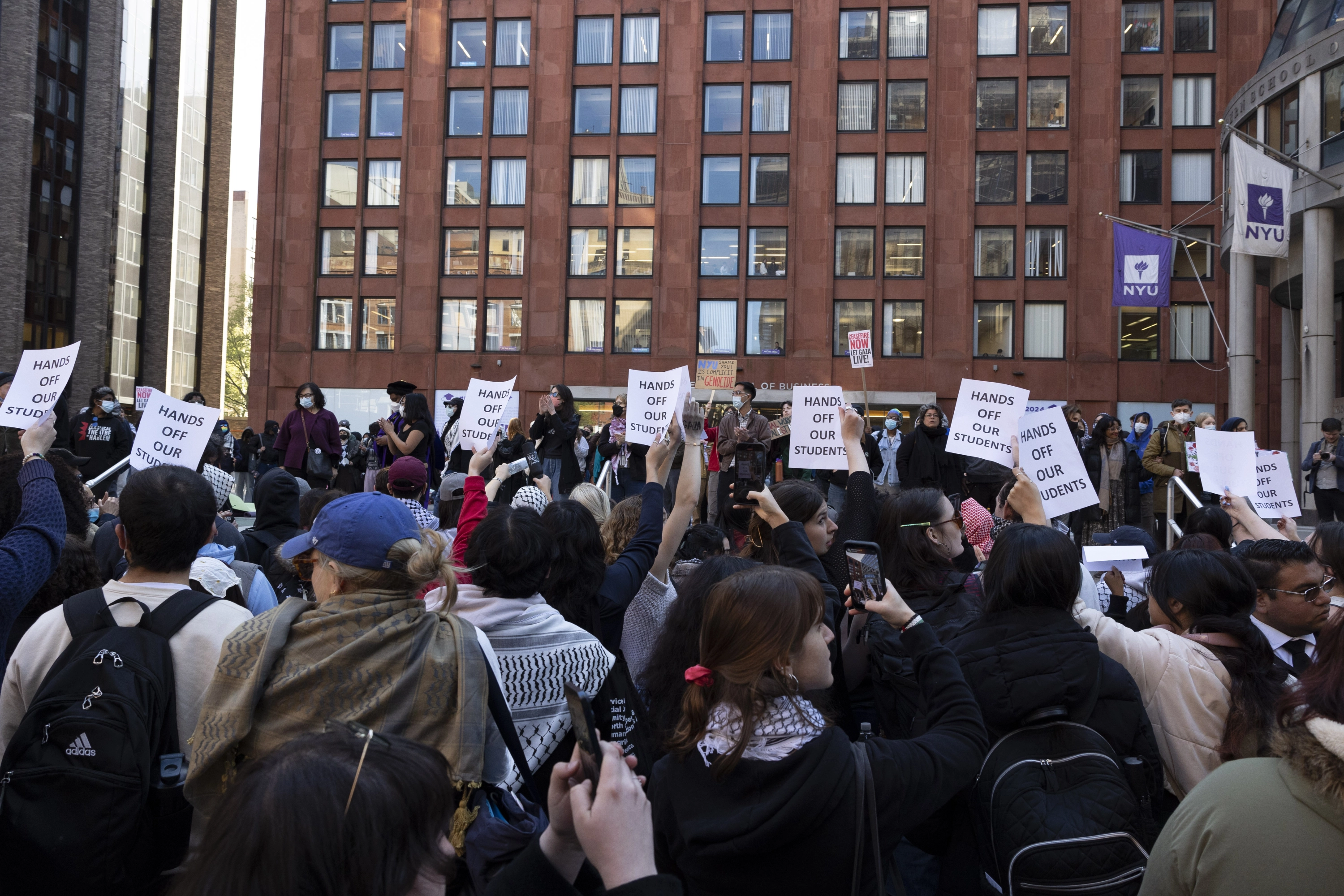 La represión a las protestas aúpa el movimiento estudiantil propalestino en EEUU