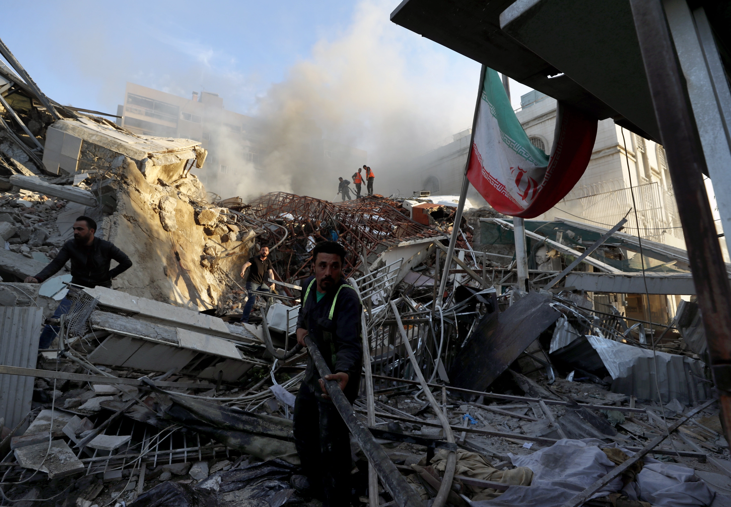 Al menos 13 muertos en dos ataques en el sur de Irán