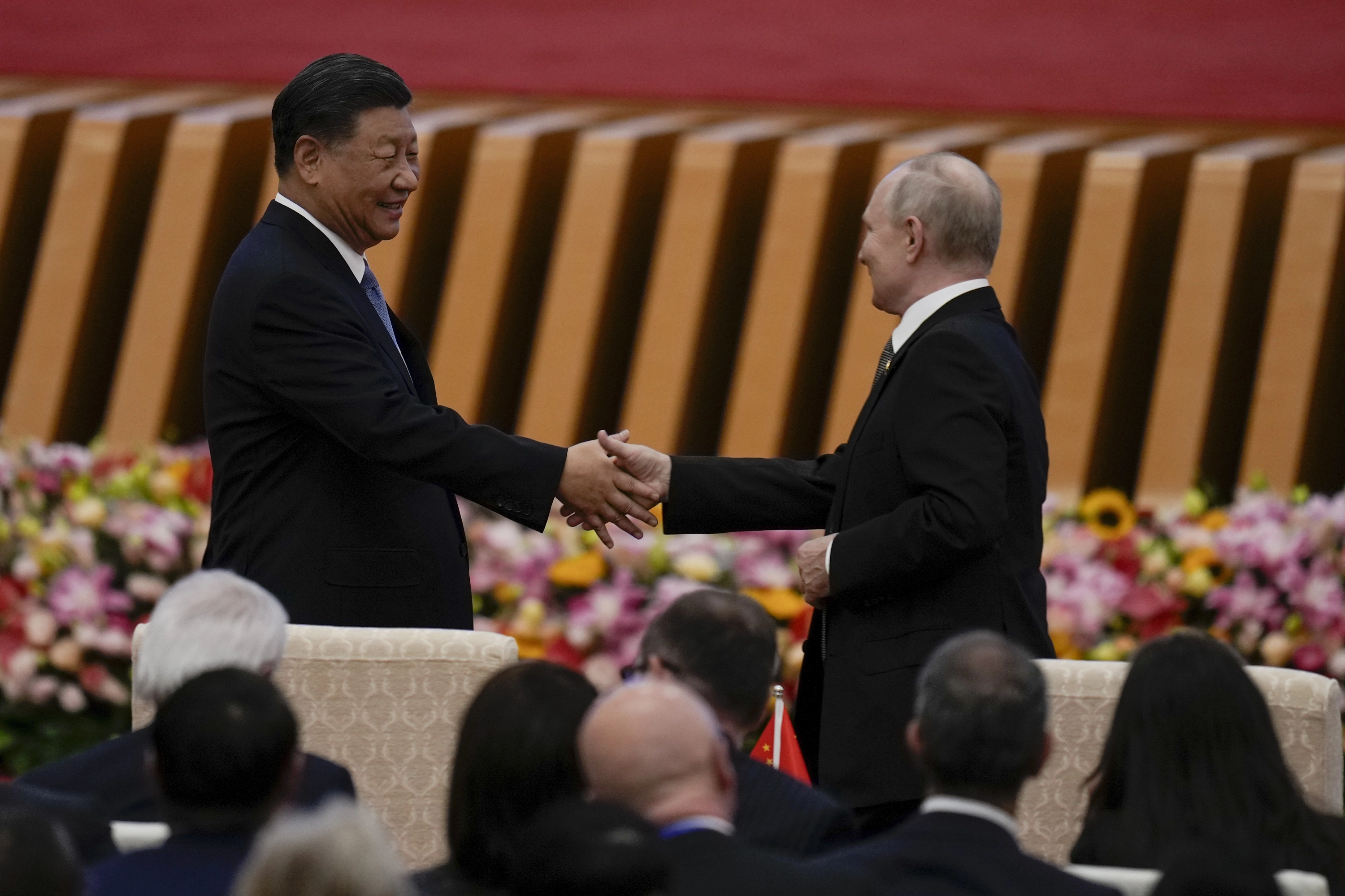 Xi Jinping llega a París para una visita de Estado de fuerte contenido económico y político