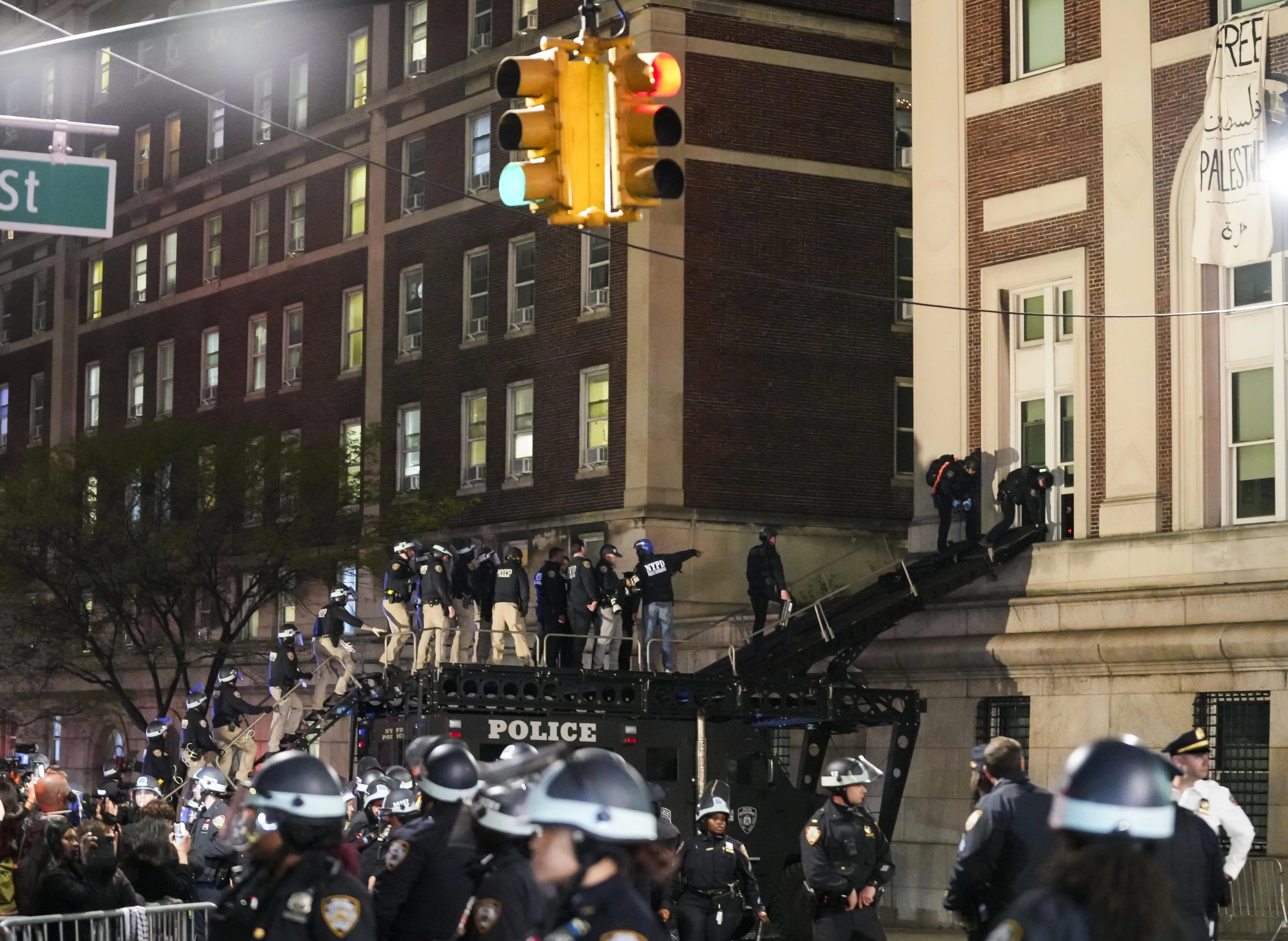 Más de 1.500 detenidos, enfrentamientos con la policía... EEUU vive una oleada de protestas propalestinas en los campus de todo el país